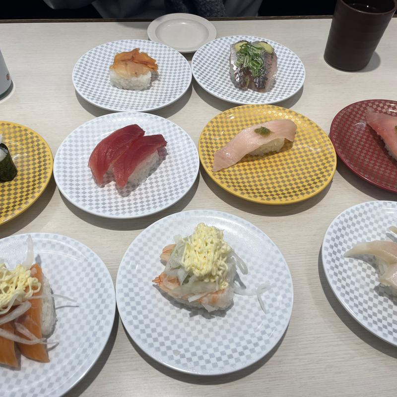 100円鮨(魚べい 桜木町店)