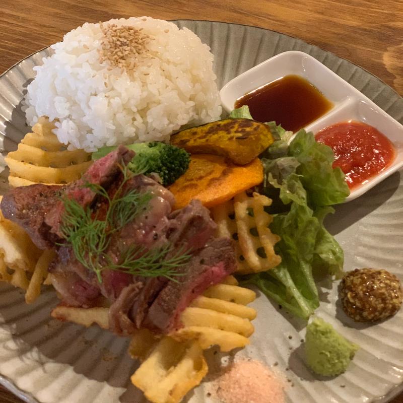 牛ステーキプレート　Cセット(カジュアルダイニング＆テッパン HOUBAL)