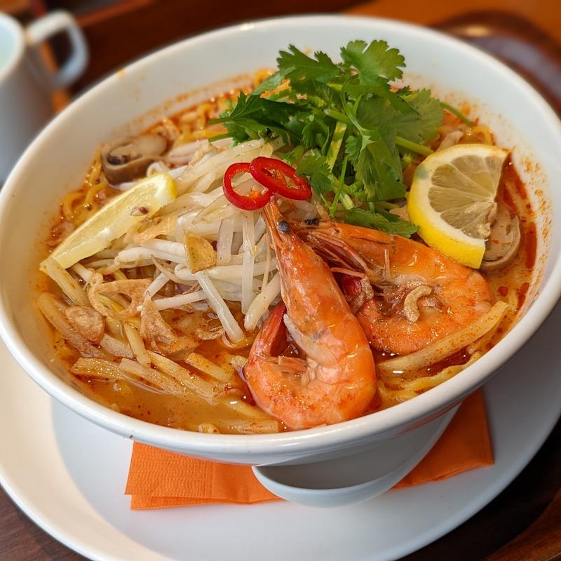 シンガポール·ラクサ(エー＆ピー　ウィズ　テラス （A＆P with terrace）)