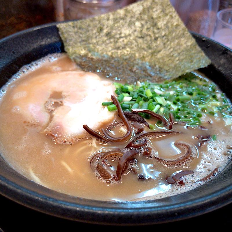 ラーメン(九州とんこつらーめん ひらさわ)