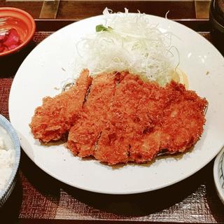 ロースカツ定食(とんかつ勝六 アルプラザ店)