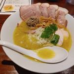 特製濃厚鶏白湯ラーメン塩(らぁ麺 塚田)
