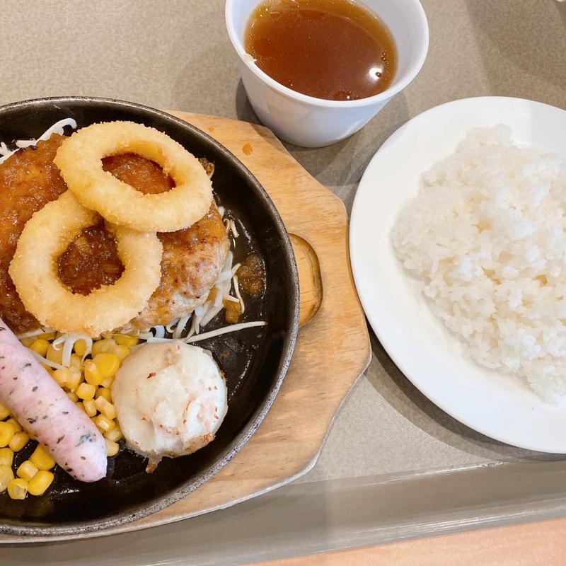 自家製手ごねラムハンバーグ(ジンギスカンガーデンズ)