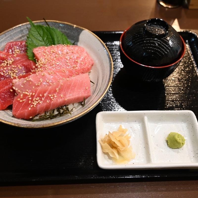 本鮪三色丼(熟成うどん 菊太郎)