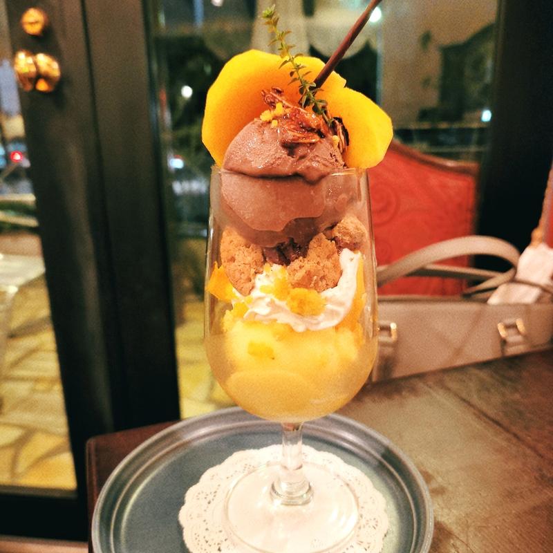 和歌山の柿と柚シャーベットのパフェ(Cafe  du  lapin )