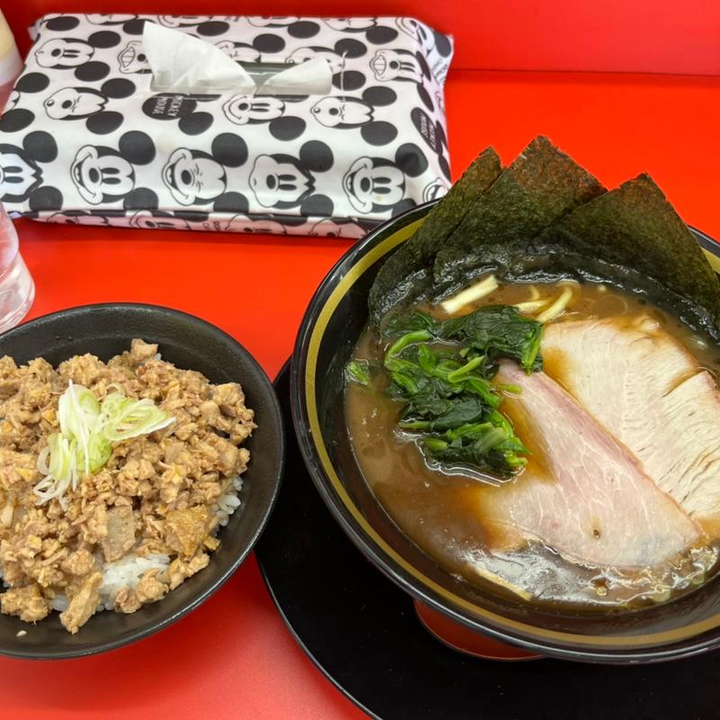 家系ラーメン(星盛り家)