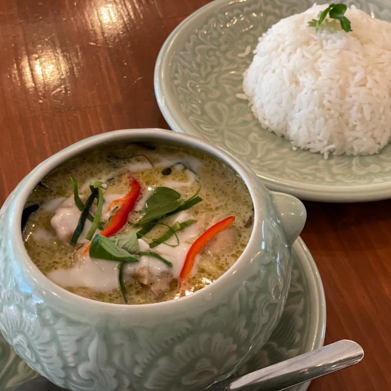 本日のカレー(グリーンカレー)(Soi Gapao （ソイガパオ）)