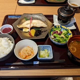 鮮魚の吟醸酒粕漬け焼き御膳(和食日和 おさけと 神保町)