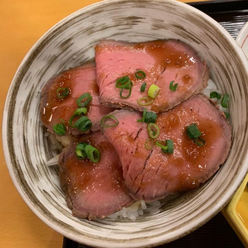 ローストビーフ丼(和食だいにんぐ川霧)