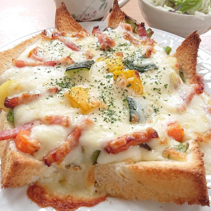 たっぷり野菜のパングラタン(LUNAcafe)