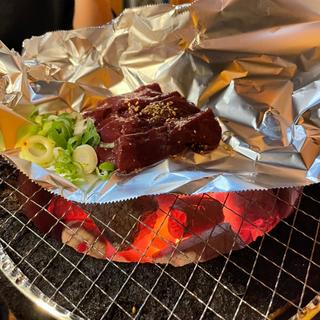(炭火焼肉 仁)