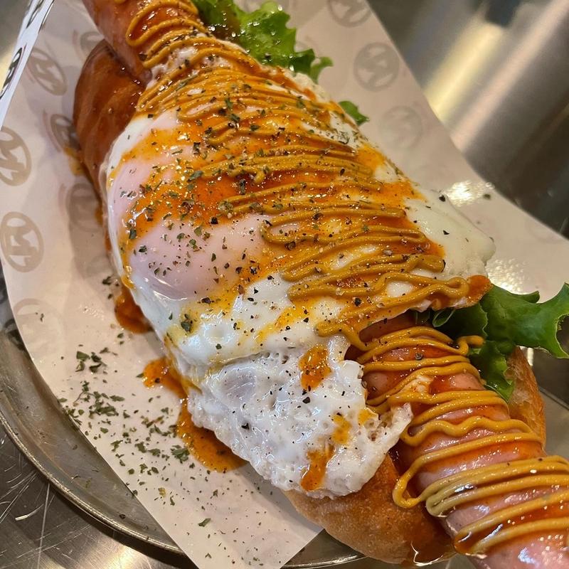 (ソーセージスタンド ボンズカフェ （Sausage Stand Bond's Cafe）)