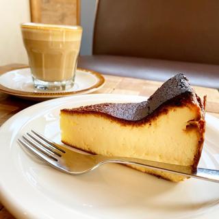 バスクチーズケーキ(OKUSAWA FACTORY)