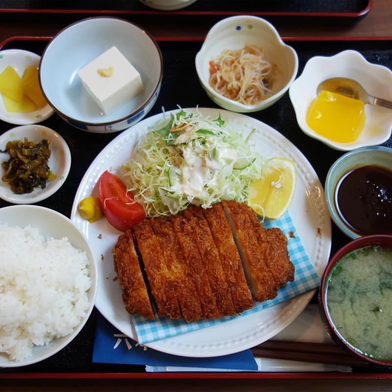 厚切り上ロースカツ定食(六本松食堂)