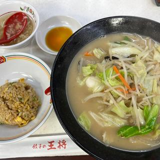 ﾁｬﾝﾎﾟﾝ+焼飯ｼﾞｬｽﾄｻｲｽﾞ+餃子ｼﾞｬｽﾄｻｲｽﾞ(餃子の王将 福島店)
