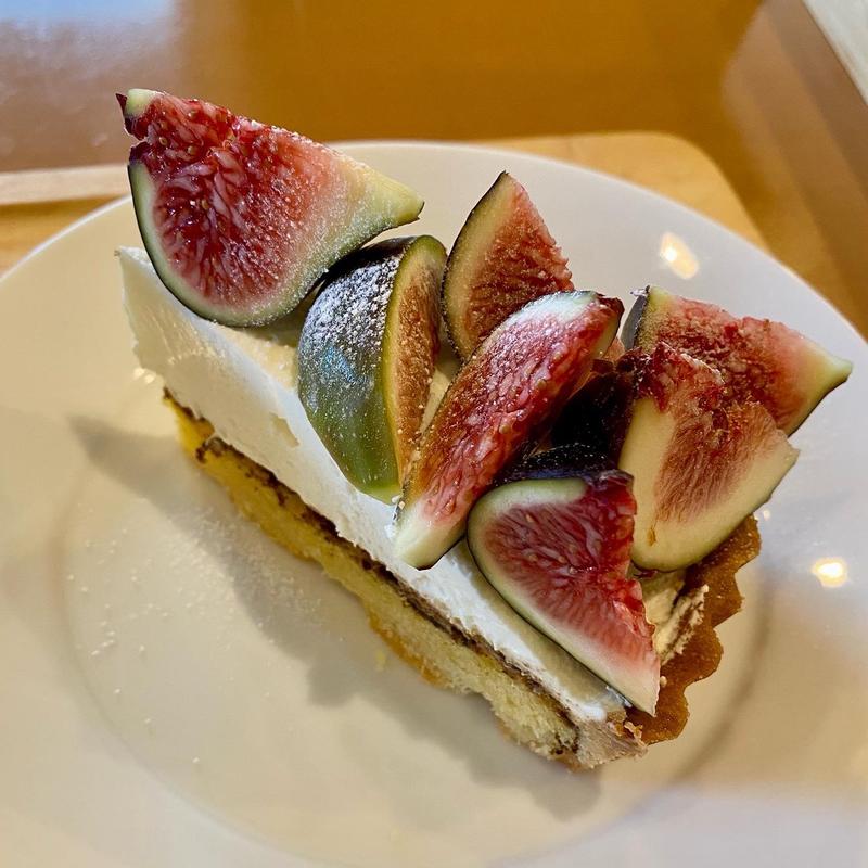 いちじくのティラミス風タルト(カフェ ヴォアジンヌ)