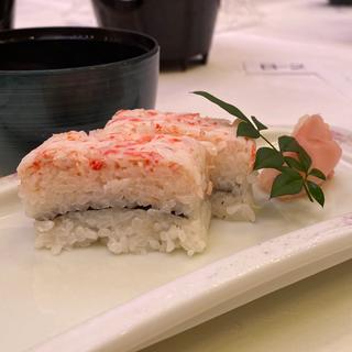 食事 蟹の押し寿司(ホテルグリーンパーク津 )