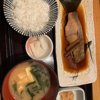 煮魚定食銀ひらす(河岸 番外地 市ヶ谷店 )