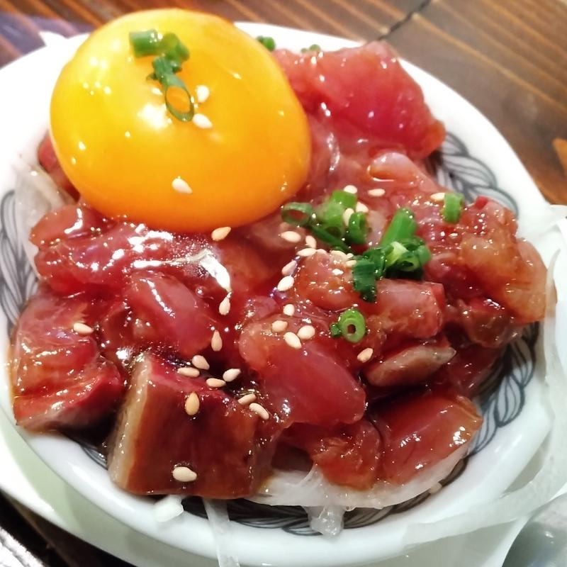 ブリのユッケ(酒飯場ででででん )