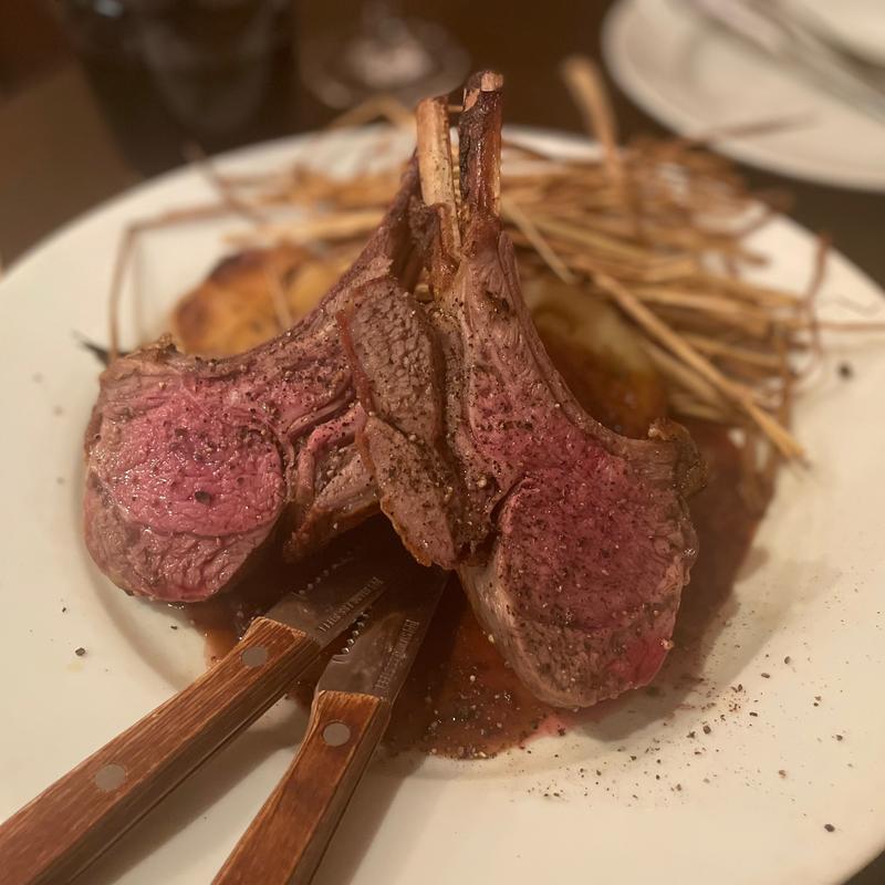 子羊の藁包ロースト(コロッセオ中目黒 )