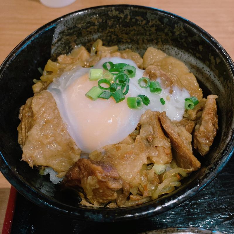 牛すじ玉丼(牛肉丼屋 和 ららぽーと立川立飛店 （KAZU）)