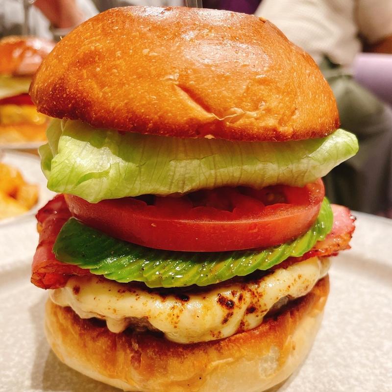 アボガドベーコンモッツァレラチーズバーガー(No.18 （ナンバージュウハチ）)