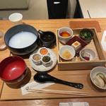 白粥(Hitoshinaya（ひとしなや）)