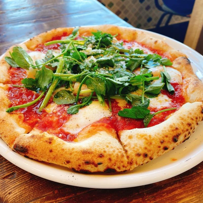 仙台セリと小エビのトマトソースピザ(SHICHI NO cafe&Pizza)