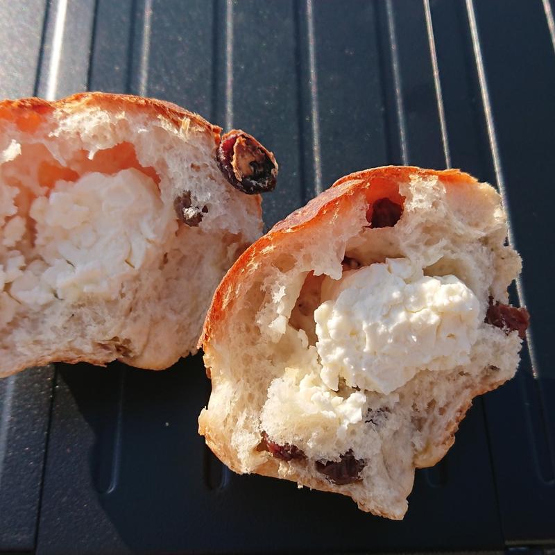 クリームチーズレーズン(芦名ベーカリー 芦兵衛)