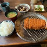 三元豚の特厚ロースカツ定食
