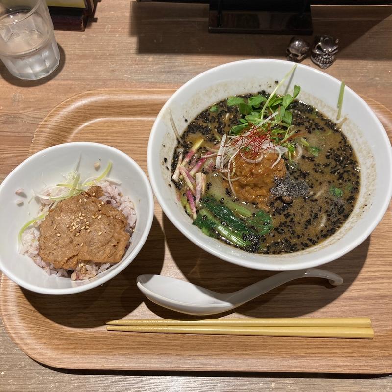 黒胡麻たんたん(T'sたんたん エキュート上野)