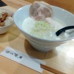 鶏白湯しおらぁ麺(らぁ麺櫻井)
