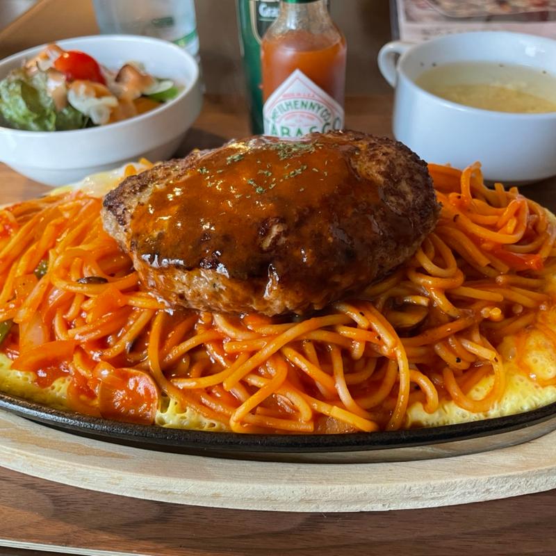 ナポリタンハンバーグ(キッチン猫のさんぽみち)