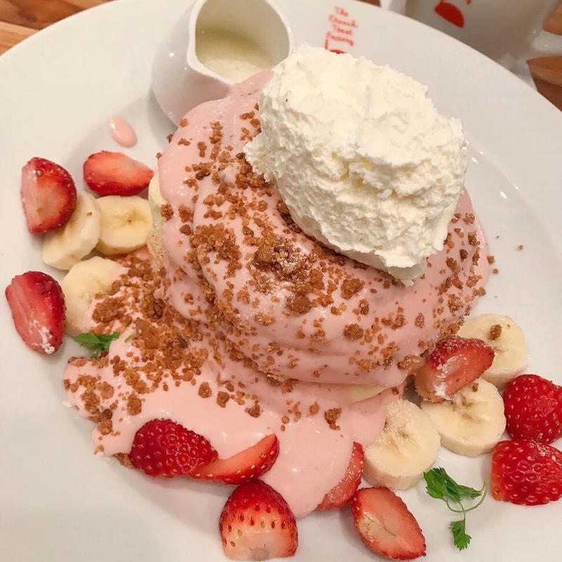 練乳いちごミルク冬のいちご畑パンケーキ(The French Toast Factory ヨドバシAkiba店)
