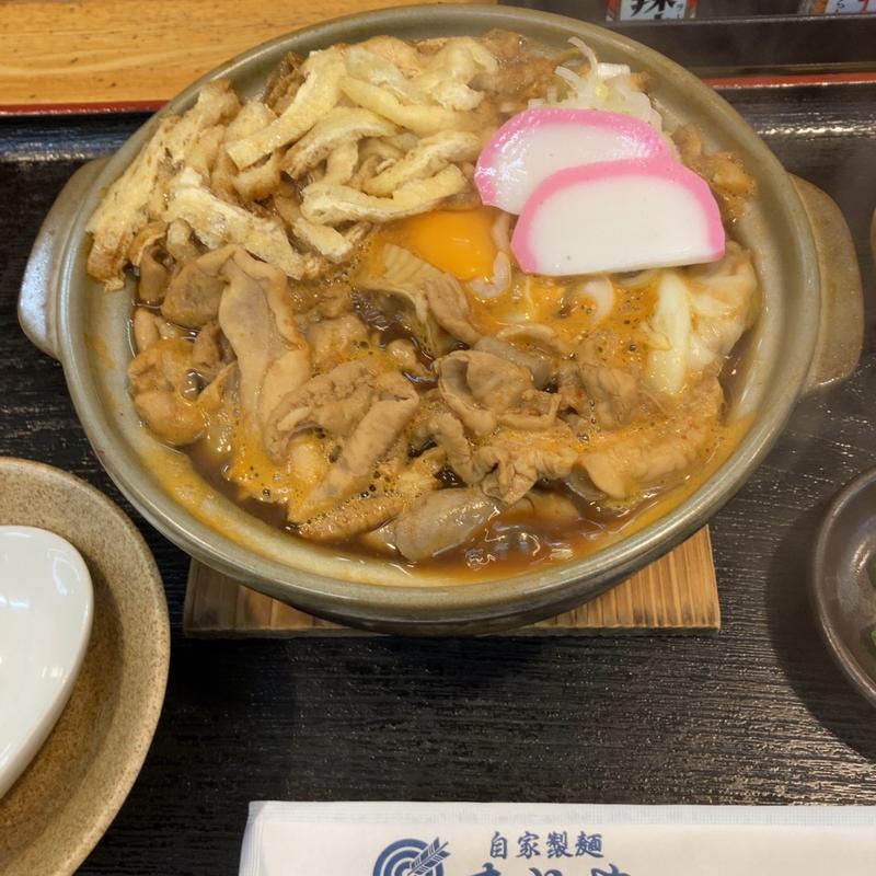 旨辛もつ味噌煮込みうどん(肉汁うどん 自家製麺 まとや)