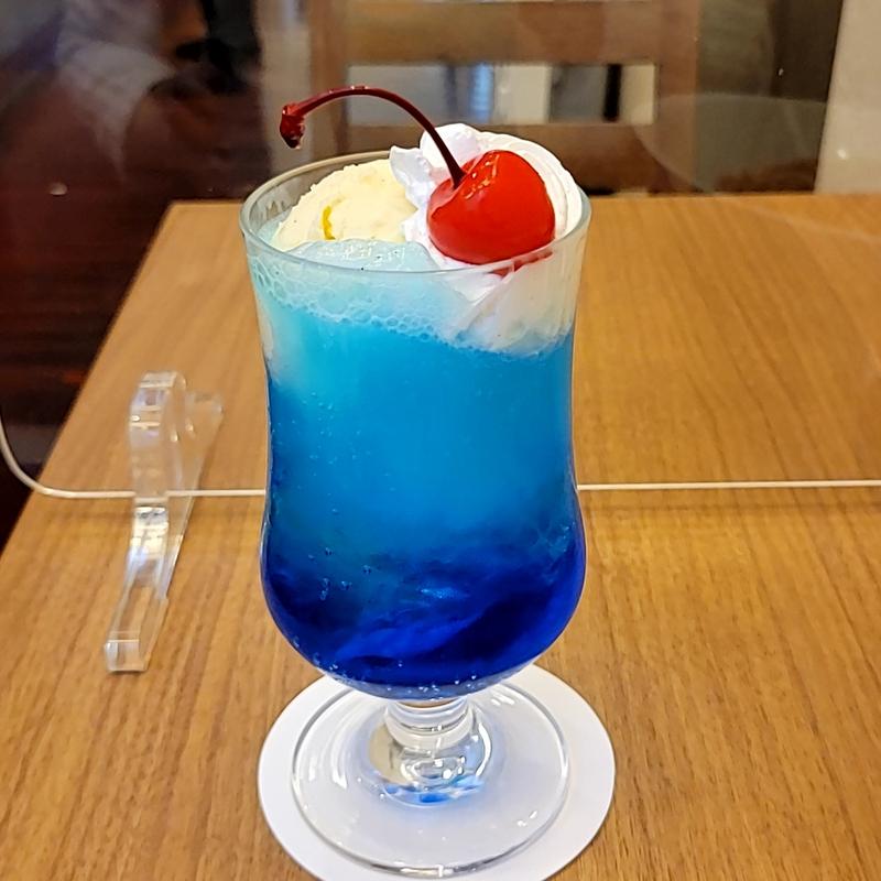 クリームソーダ(喫茶 花やぐら)