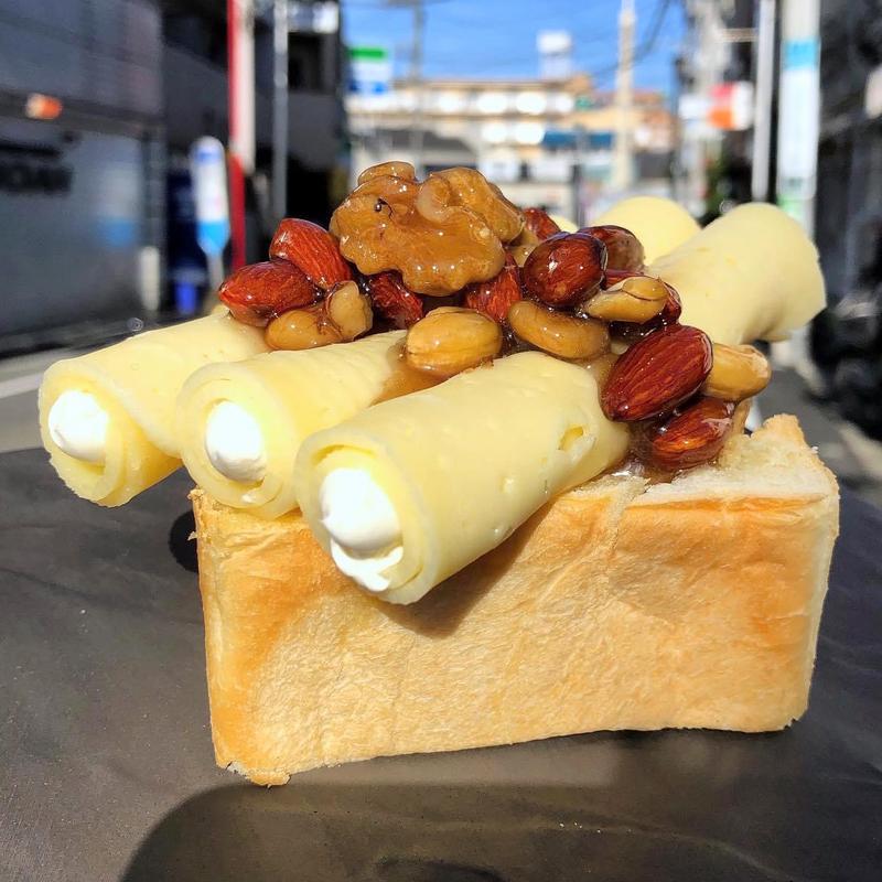 はちみつチーズロールぱん(コーヒー＆トースト)