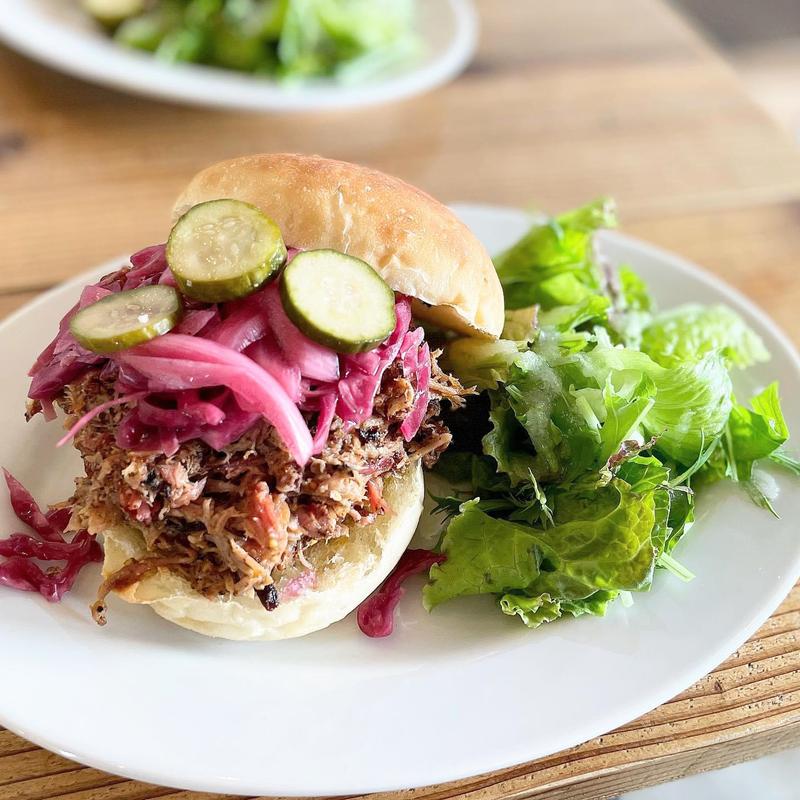 プルドポークサンドイッチ(FREEMAN SHOKUDO フリーマン食堂)