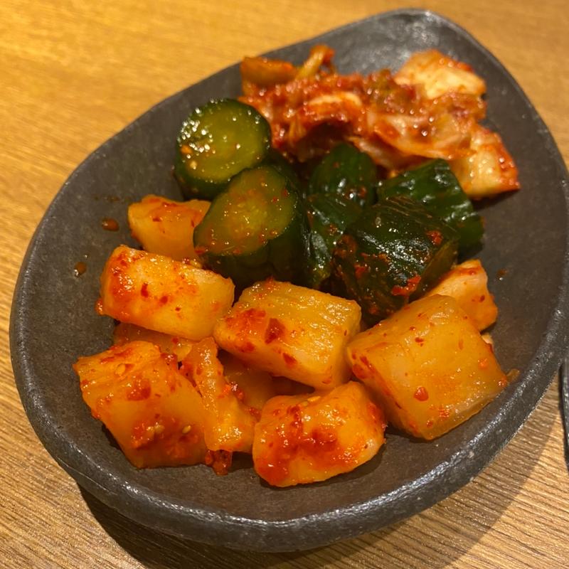 キムチ盛合せ(焼肉 萬屋)