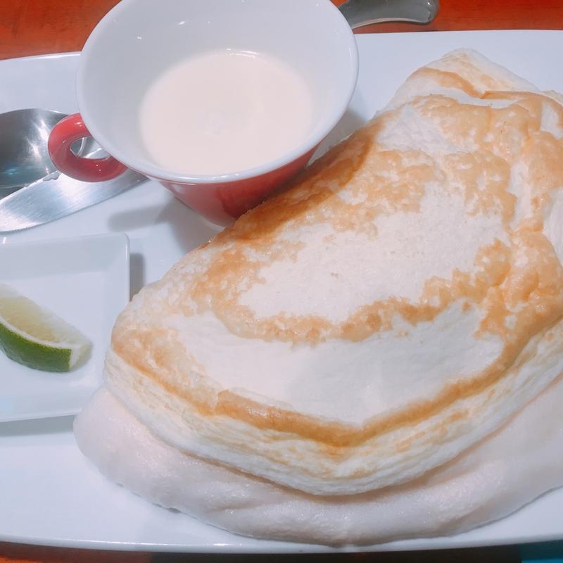 オムライス(オムライス屋のワインバルAWAAWA)