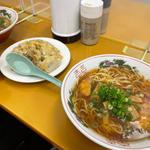 ラーメン半チャーハンセット