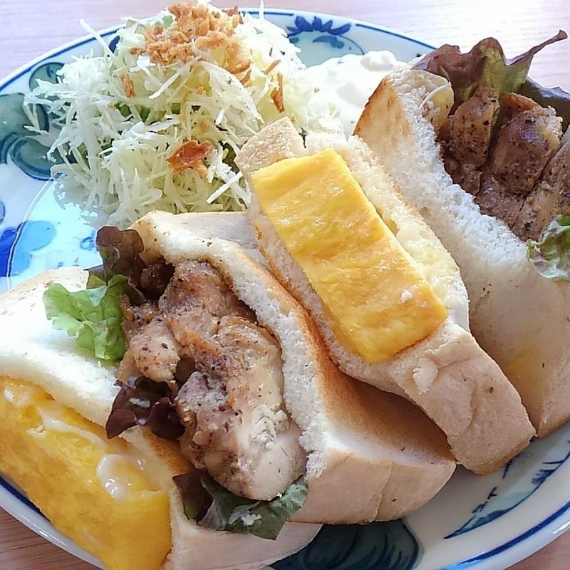 ハニーマスタードチキンサンド&だし巻きたまごサンド(LUNA CAFE ORGANIC)