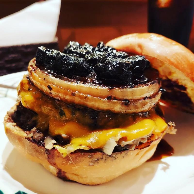 シュルヴイユ(Kaminari Burgers(カミナリバーガーズ))