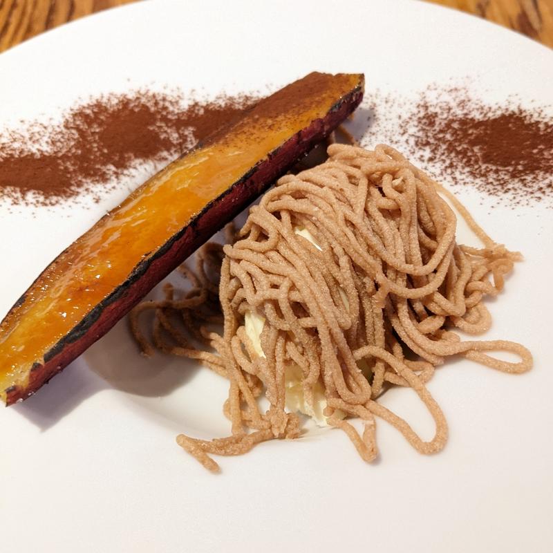 焼きいもブリュレとマロンクリームをのせたバニラアイス(Locanda Trattoria )