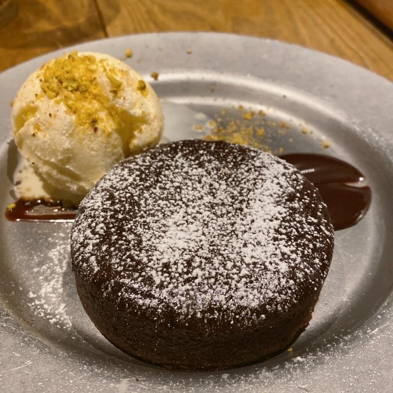 フォンダンショコラ(炭火とワイン 烏丸店)