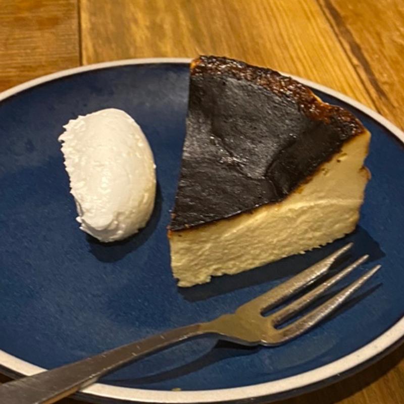 生バスクチーズケーキ(炭火とワイン 烏丸店)