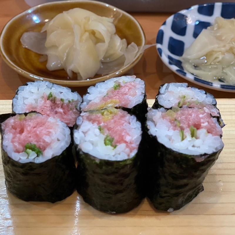 本マグロとろたく巻（6貫）(立ち飲み鮨 謹賀 駅前第3ビル)