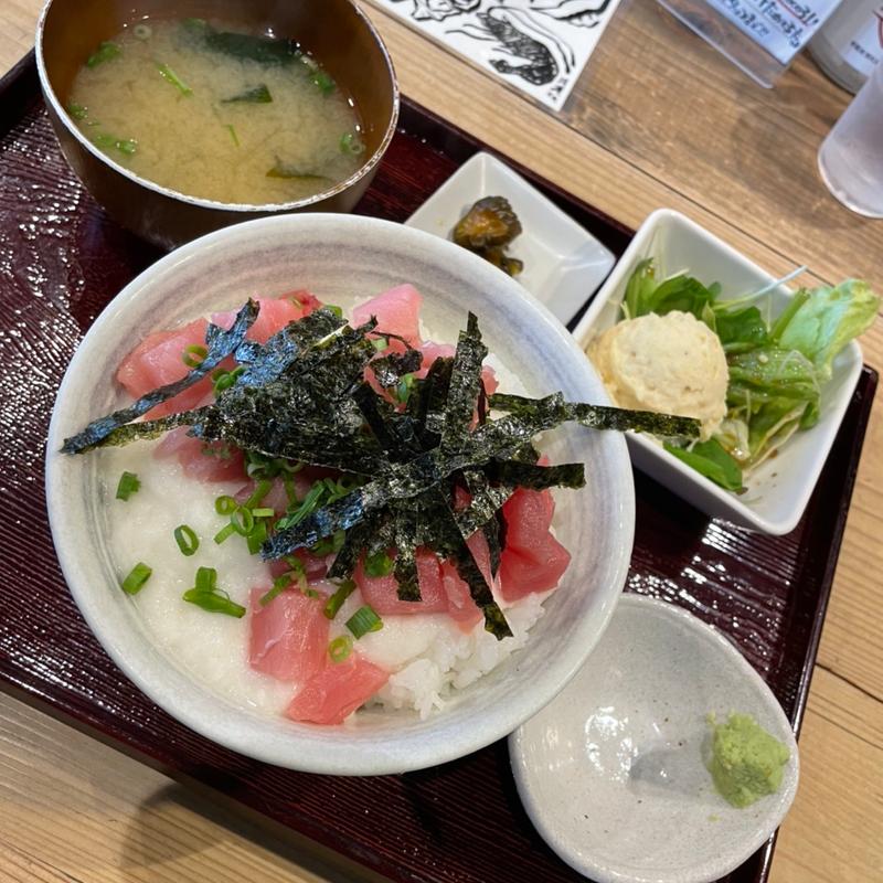 山かけまぐろめし(太平洋酒場)