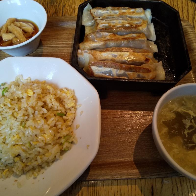 鉄なべ餃子定食(紅虎餃子房 汐留シティーセンター店)