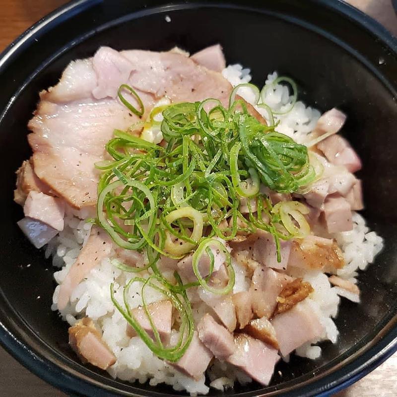 チャーシュー丼(麺処かつお商店)